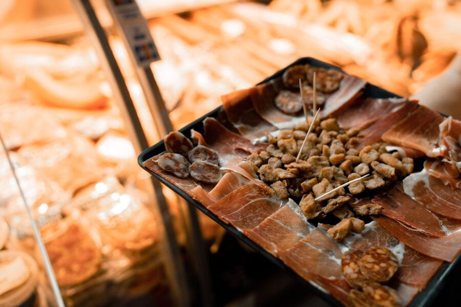 Zagreb: Food Tour with Tastings - The guides make the difference