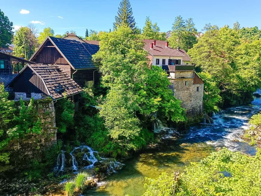 Zagreb: Plitvice with Ticket & Rastoke Tour for Max 8 people - The boat and shuttle rides are part of the value
